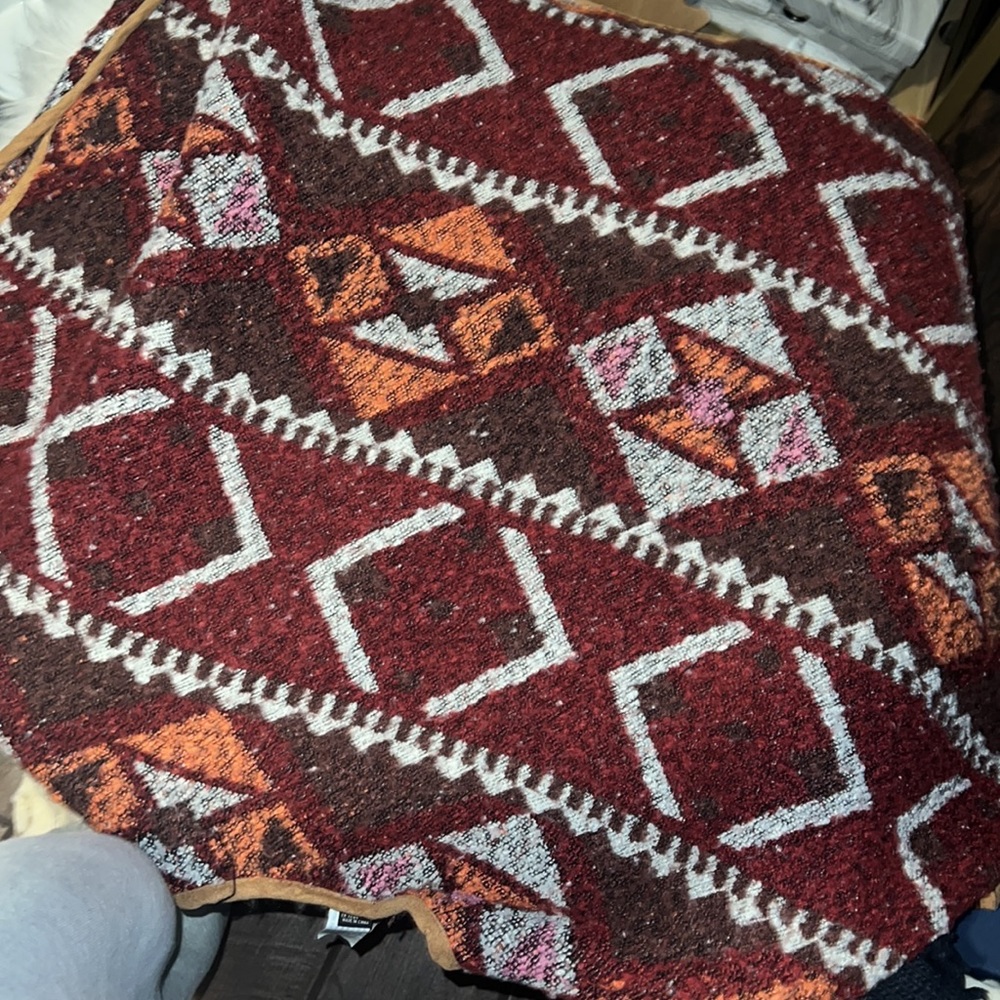Aztec print poncho - Picture 2 of 2